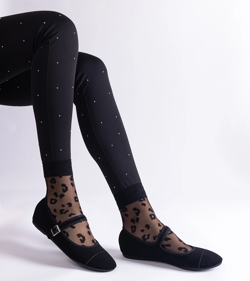 Fekete matt felületű, csattal záródó balerinacipő Longhola