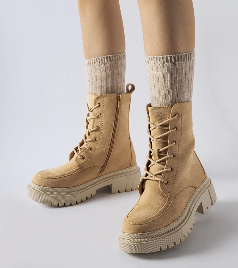 Barna bakancsok vastag talppal Riel