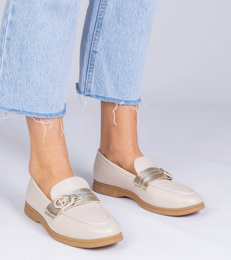 Bézs műbőr mokaszinok cirkóniával Berita