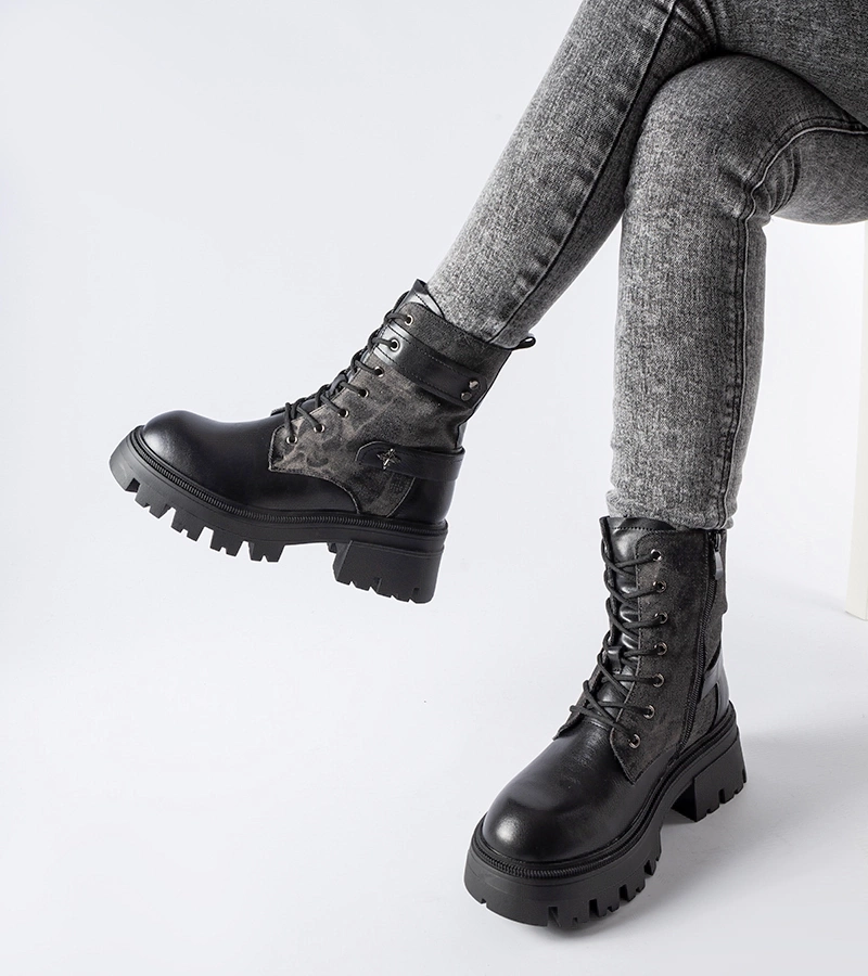 Fekete bélelt túracipő Norwalk védelemmel