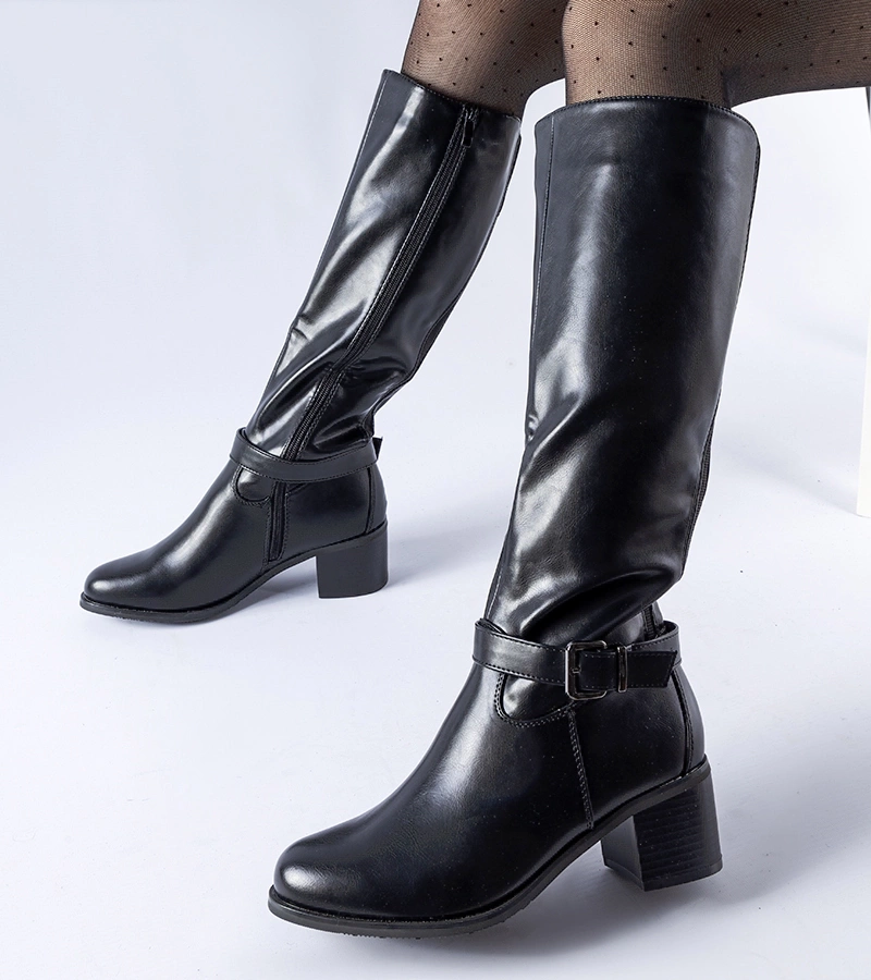 Fekete díszes csizma Ernest névvel