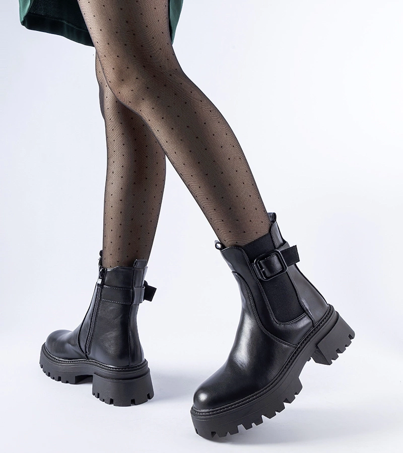 Fekete bőr bokacsizma Casola cipőcsattal