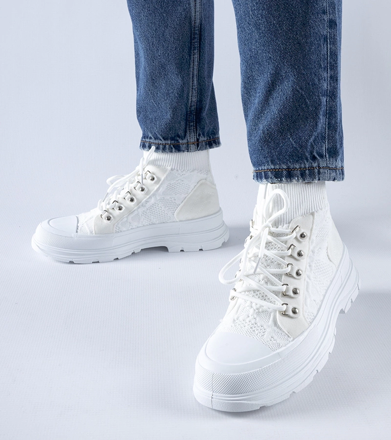 Casalma fehér magas szárú vászoning.