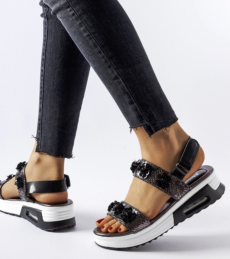 Szürke virágos Stamford kúpos sarkú szandál