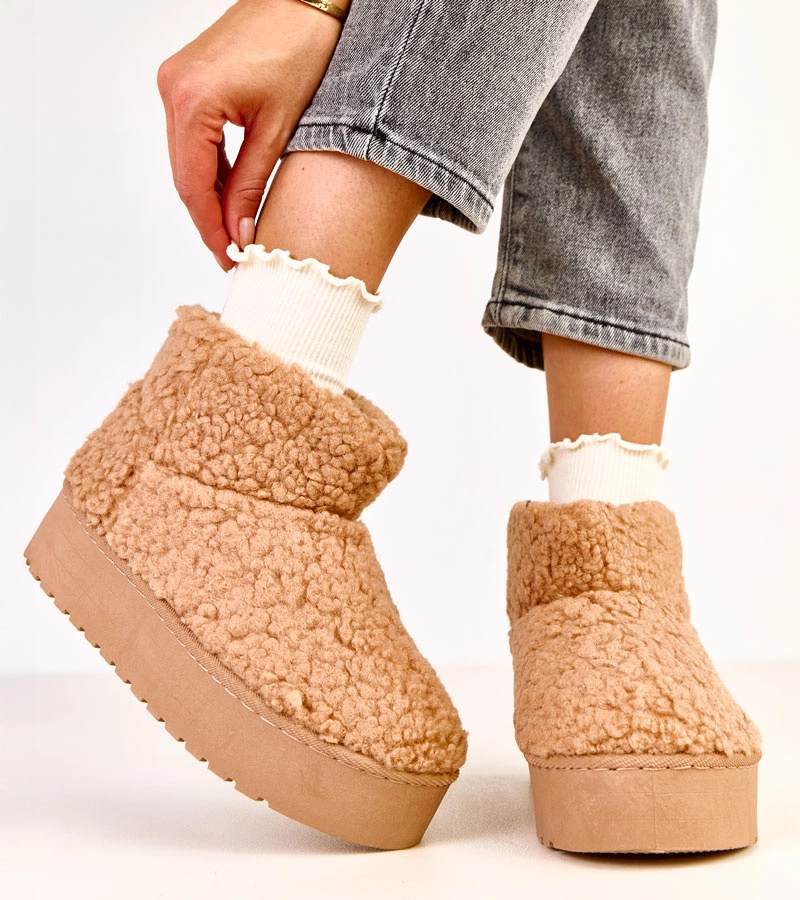 Világosbarna hócsizma báránybunda szárú Lasso