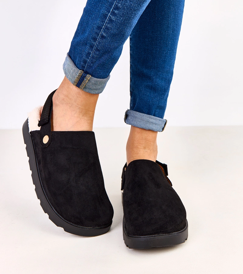 Unseta fekete, meleg, zárt papucsok rögzítéssel