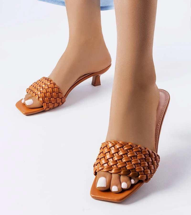 Barna alacsony sarkú papucs Burbank