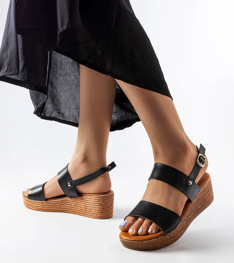 Fekete kúpos szandál Pogibonsi