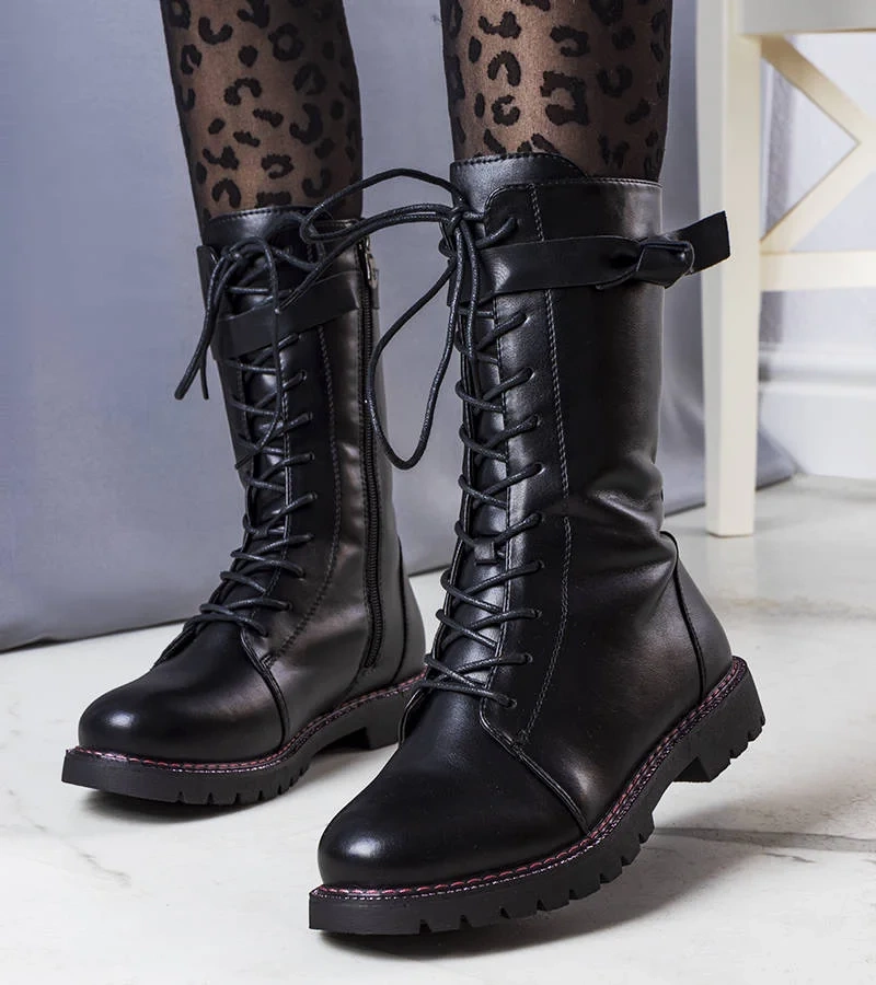 Fekete bélelt trapper Corbi