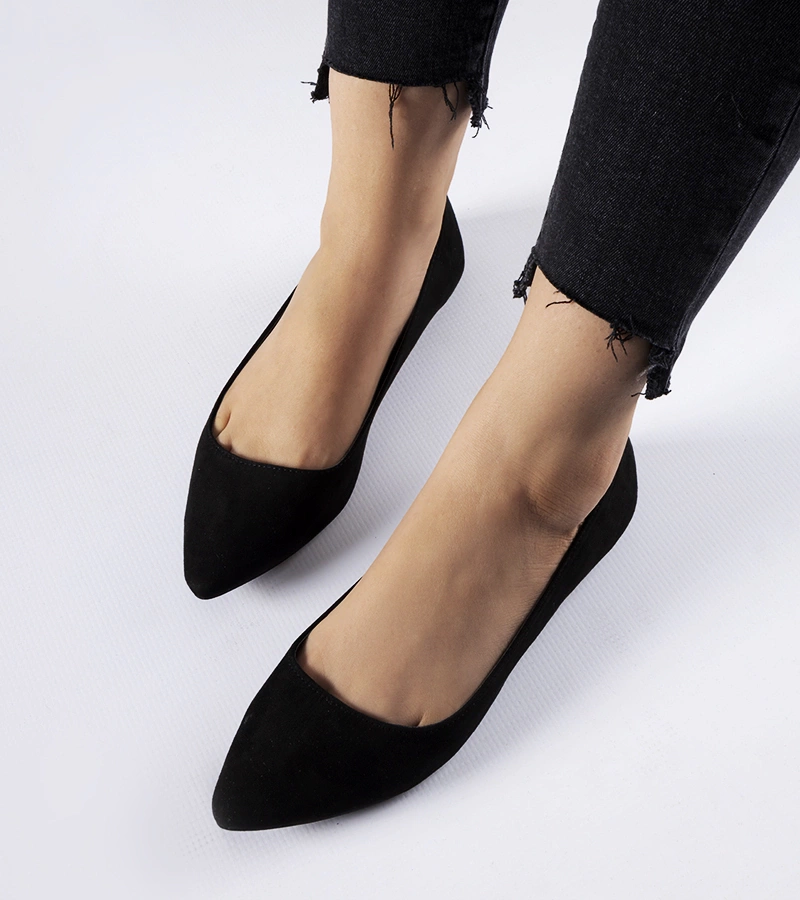 Fekete hegyes orrú Riv balerina cipők