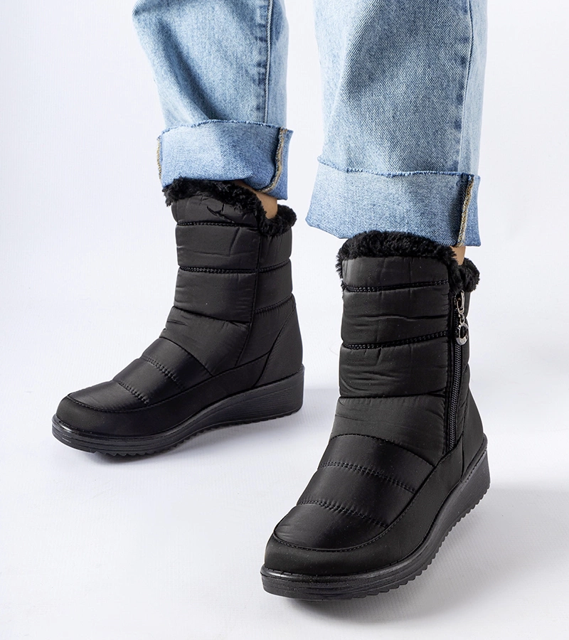 Fekete alacsony sarokkal rendelkező hótaposók Mount