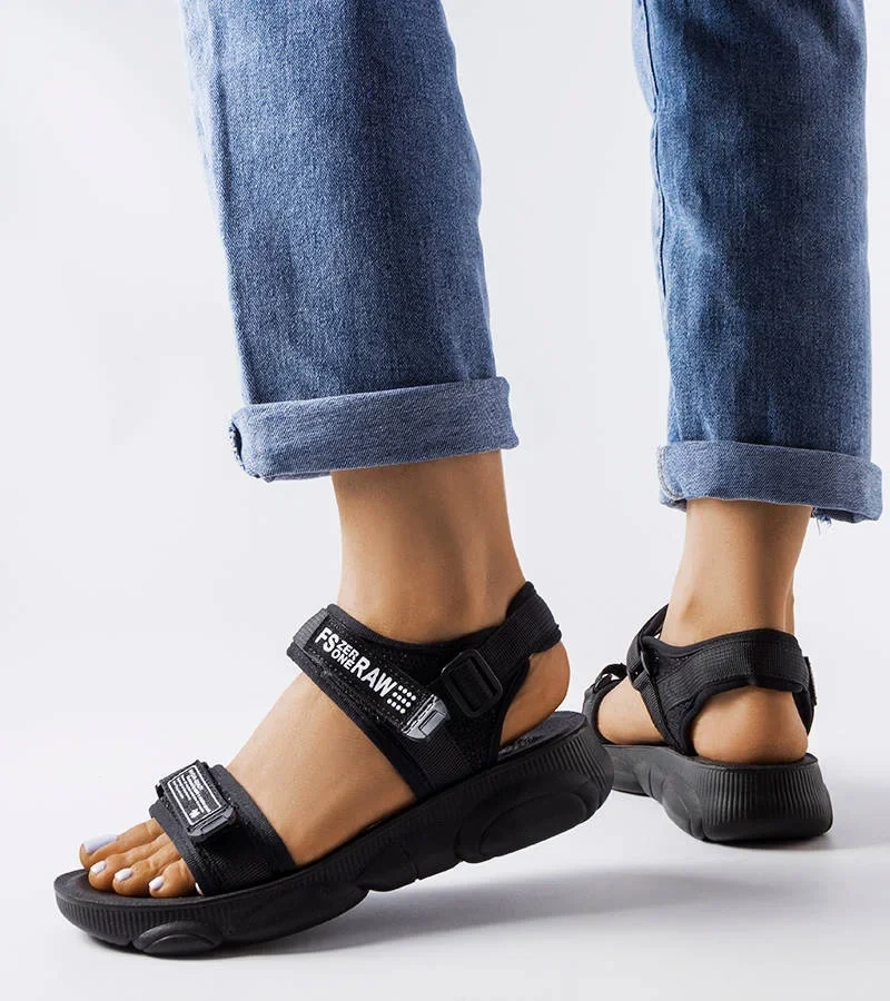 Fekete sport tépőzáras szandál Sanjit