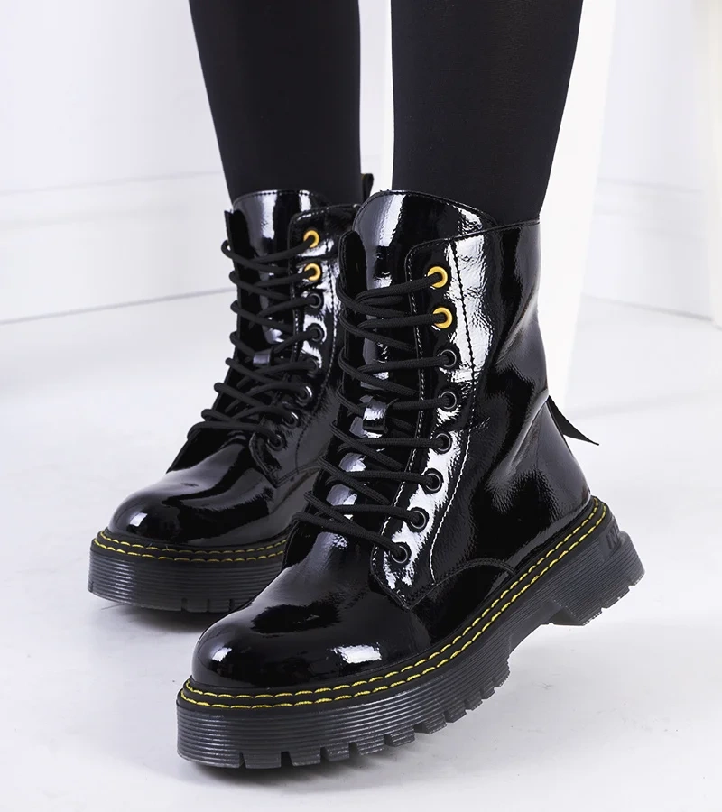 Ferreira fekete fényes cipők