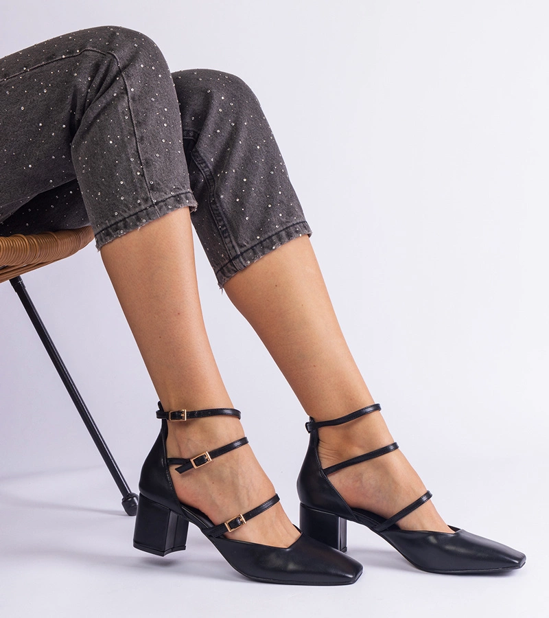 Eridana pántos fekete telitalpú cipő