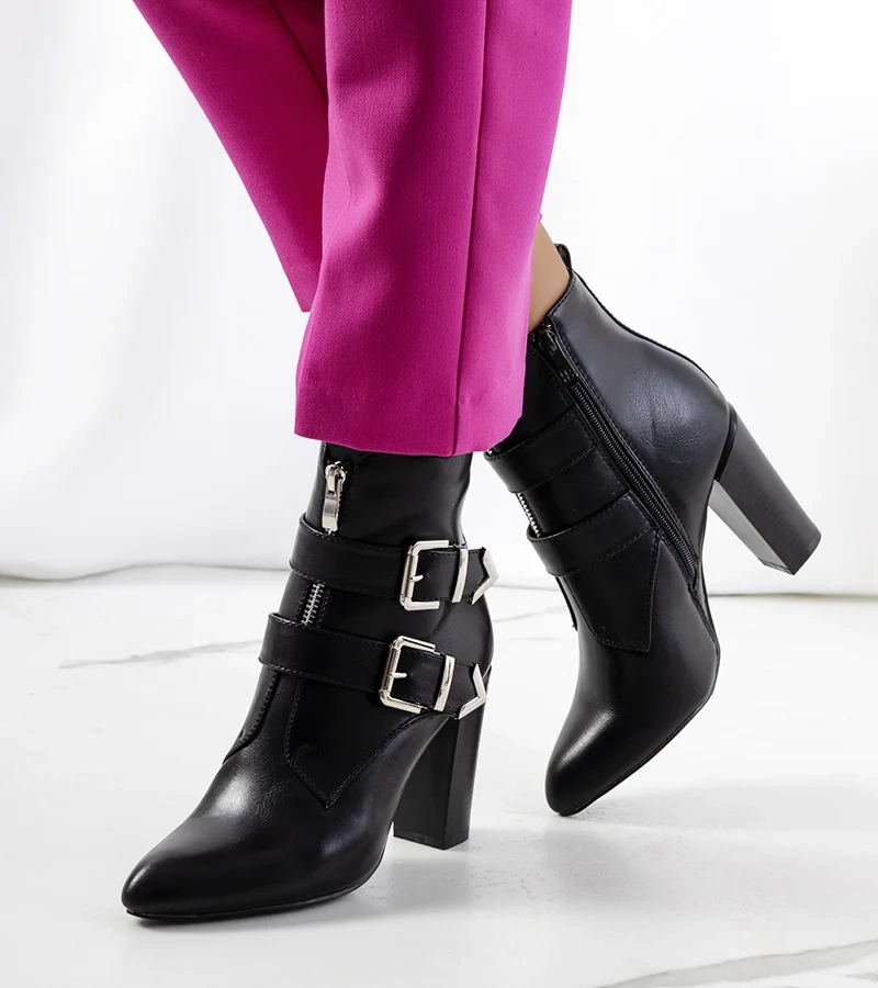 Fekete bokacsizma Azmar