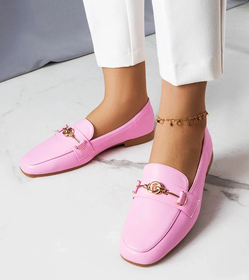 Rózsaszín mokaszin arannyal díszítve Mercier