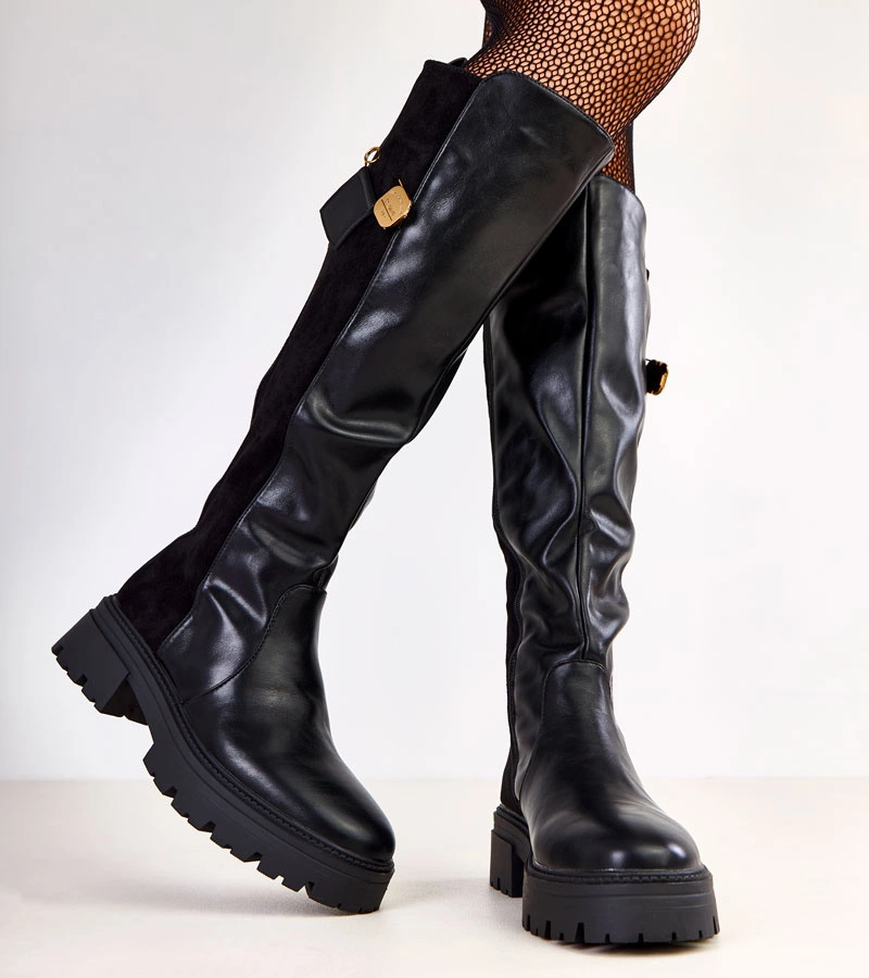 Fekete csizma arany tűsarkúval Sunney