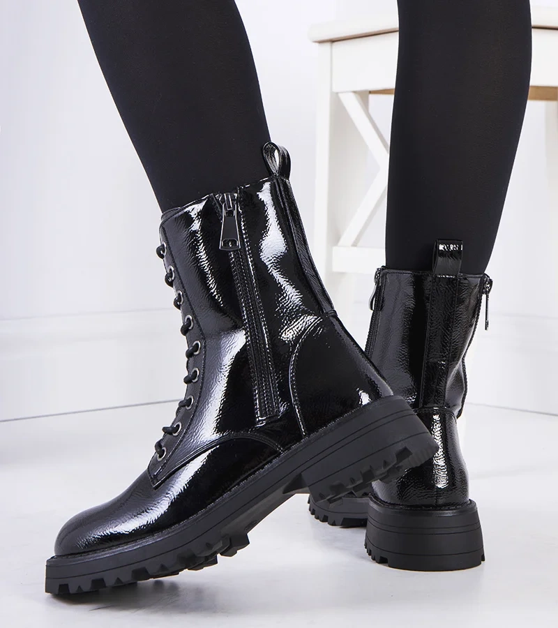 Fekete műbőr Worcester túracipő