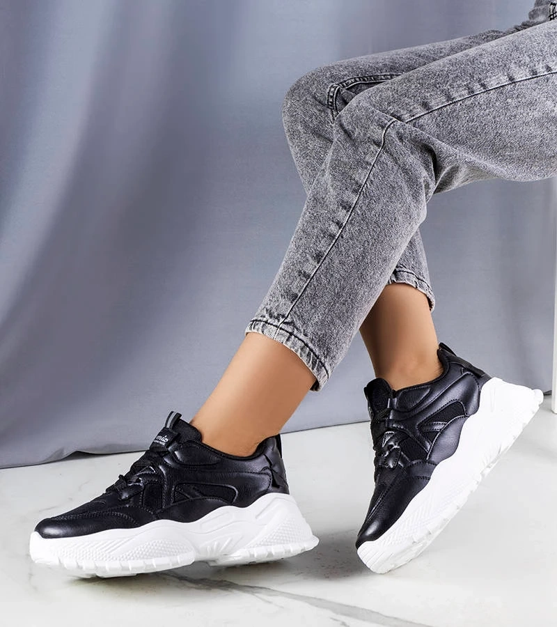 Fekete vastag talpú Lorene tornacipők