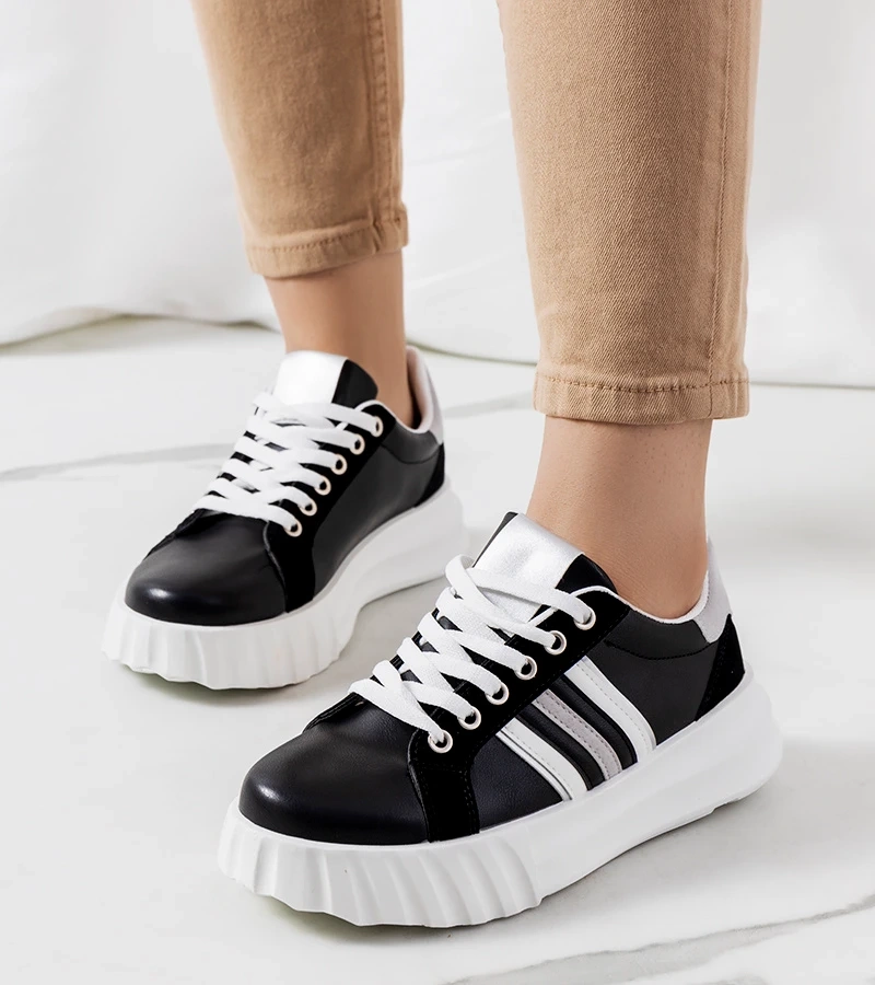 Fekete platformos tornacipő Prinsep