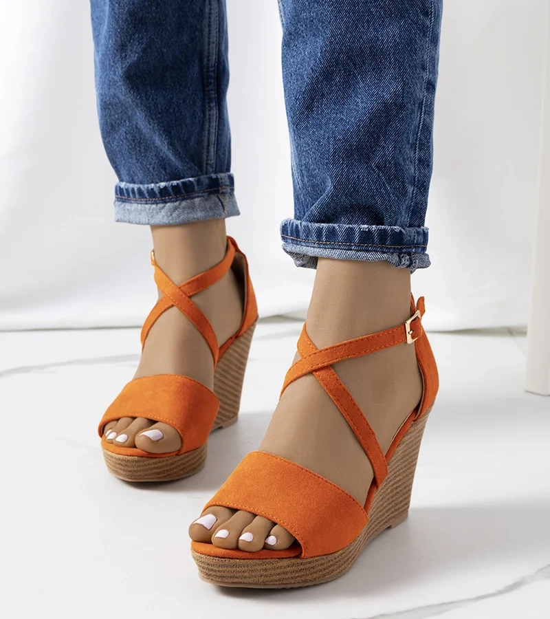 Kerry narancssárga sarokkal rendelkező szandál