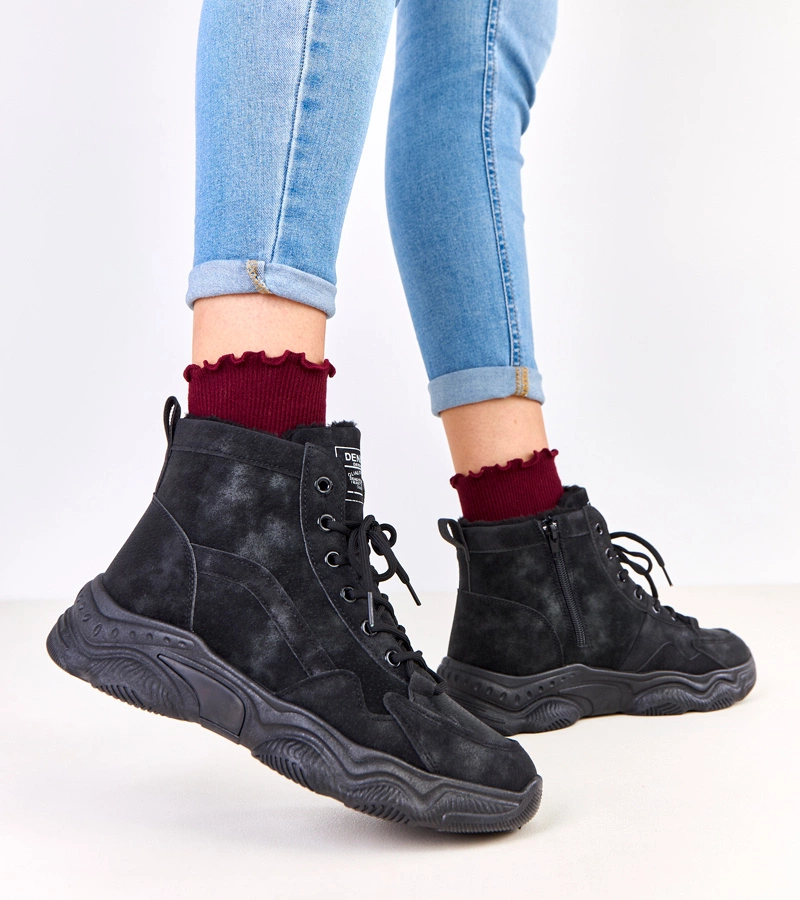 Fekete Chakles művelúr bakancs szőrmével