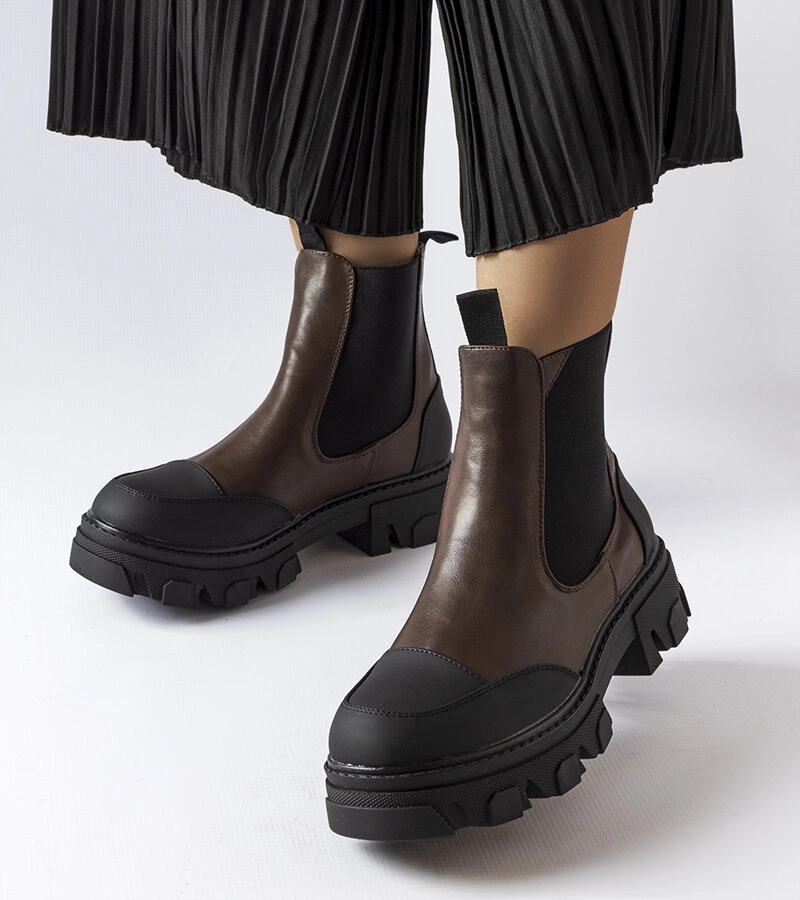 Sibyla sötétbarna csizma