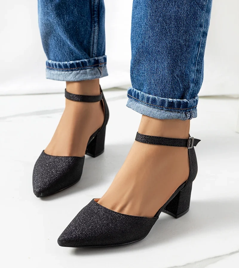 Fekete fényes magassarkú cipő Mawahi