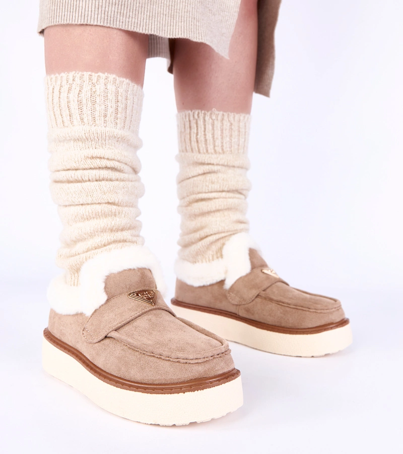 Sötétbézs, szőrmével bélelt Loafy mokaszinok