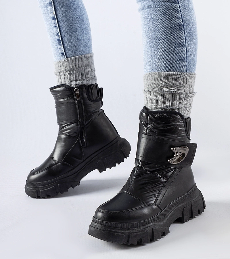 Fekete melegített hótaposó Mejia