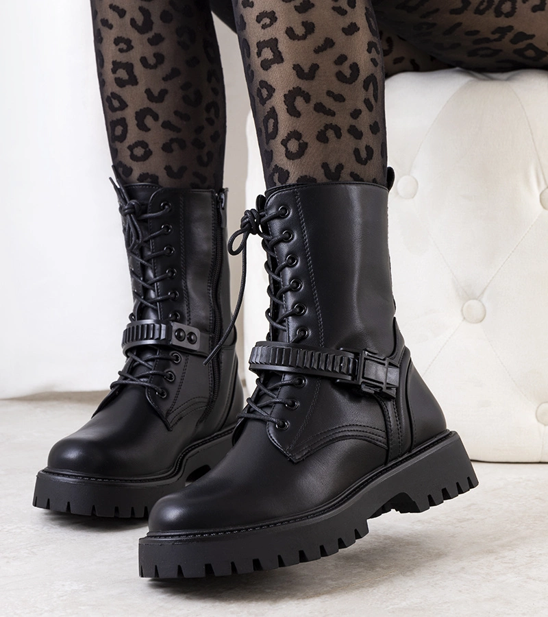 Fekete munkásbakancsok Livenza