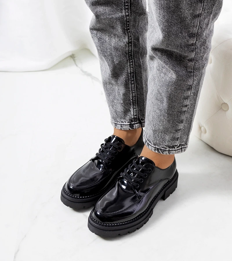 Fekete traktor talpú Markus félcipők