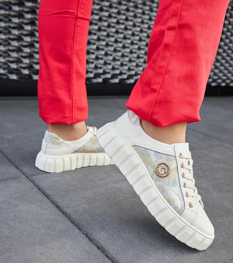 Stradone cirkóniával díszített bézs bőr sneakerek