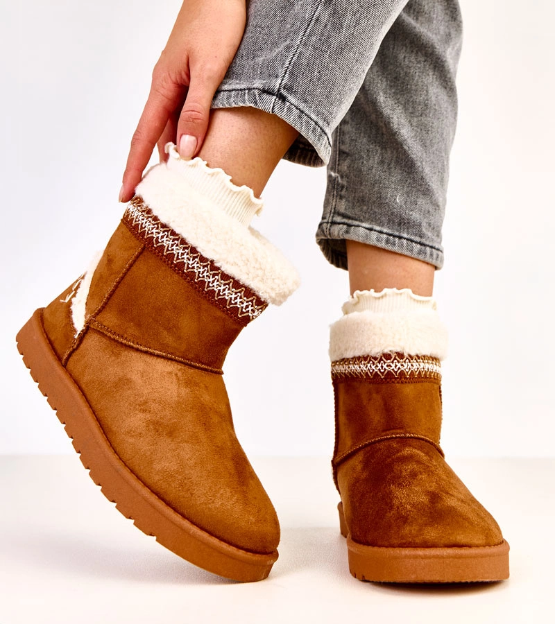 Sensila hímzett karamell színű alacsony hócsizmák