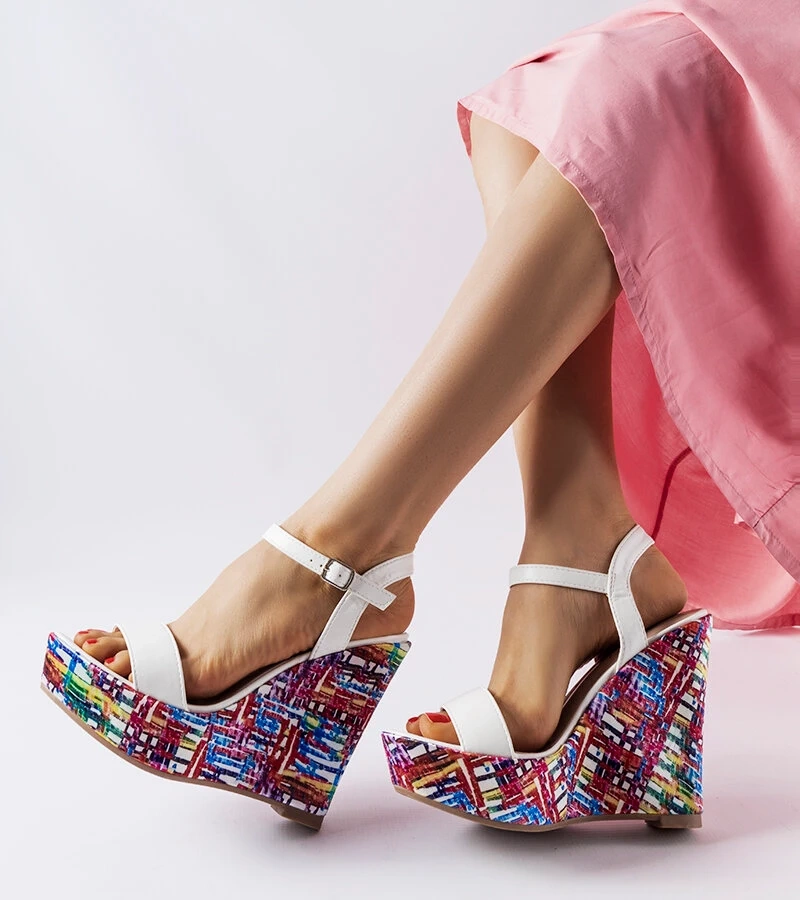 Fairmont díszített talpú fehér szandál