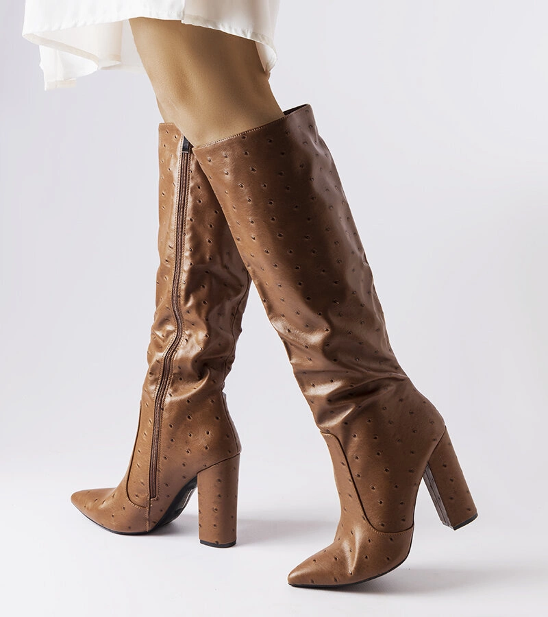 Delfin mintás barna csizma