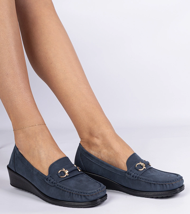 Sambada matt kivitelű női ék talpú sötétkék mokaszin